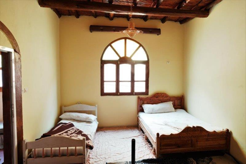 Dounia Hostel Tinghir Bagian luar foto