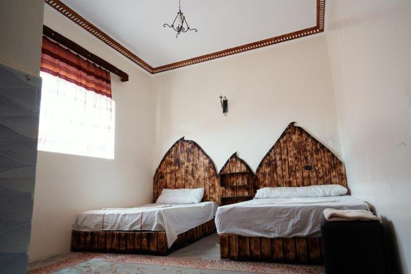 Dounia Hostel Tinghir Bagian luar foto