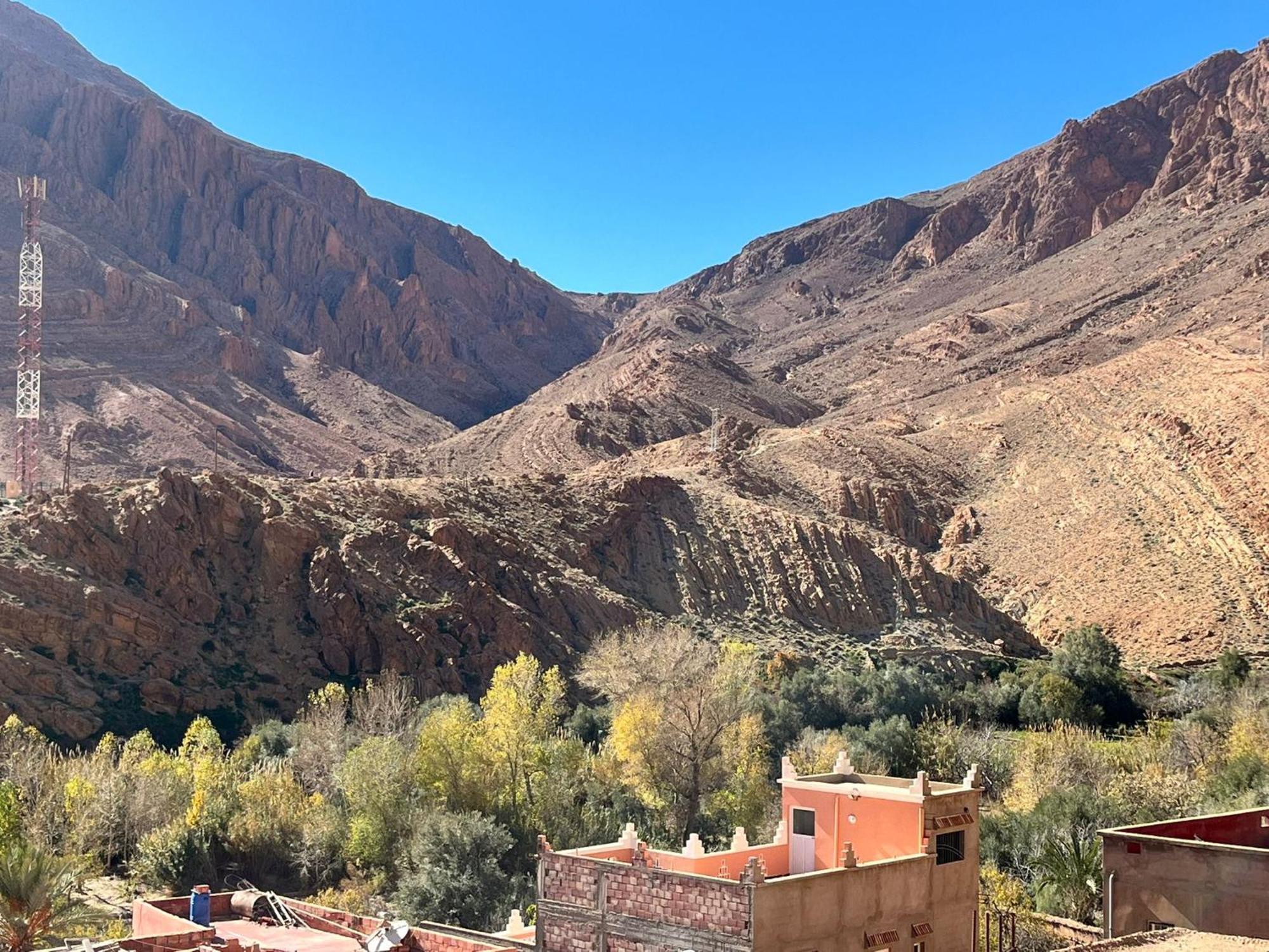 Dounia Hostel Tinghir Bagian luar foto